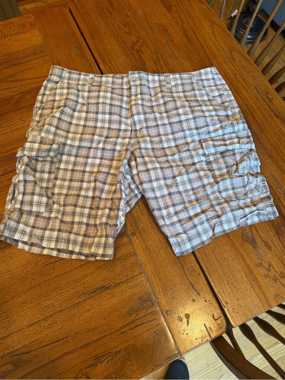 Calvin Klein Jeans Plaid Cargo Shorts - Light Gray & Blue